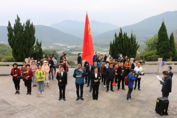 清明祭扫缅英烈，烈士精神永相传